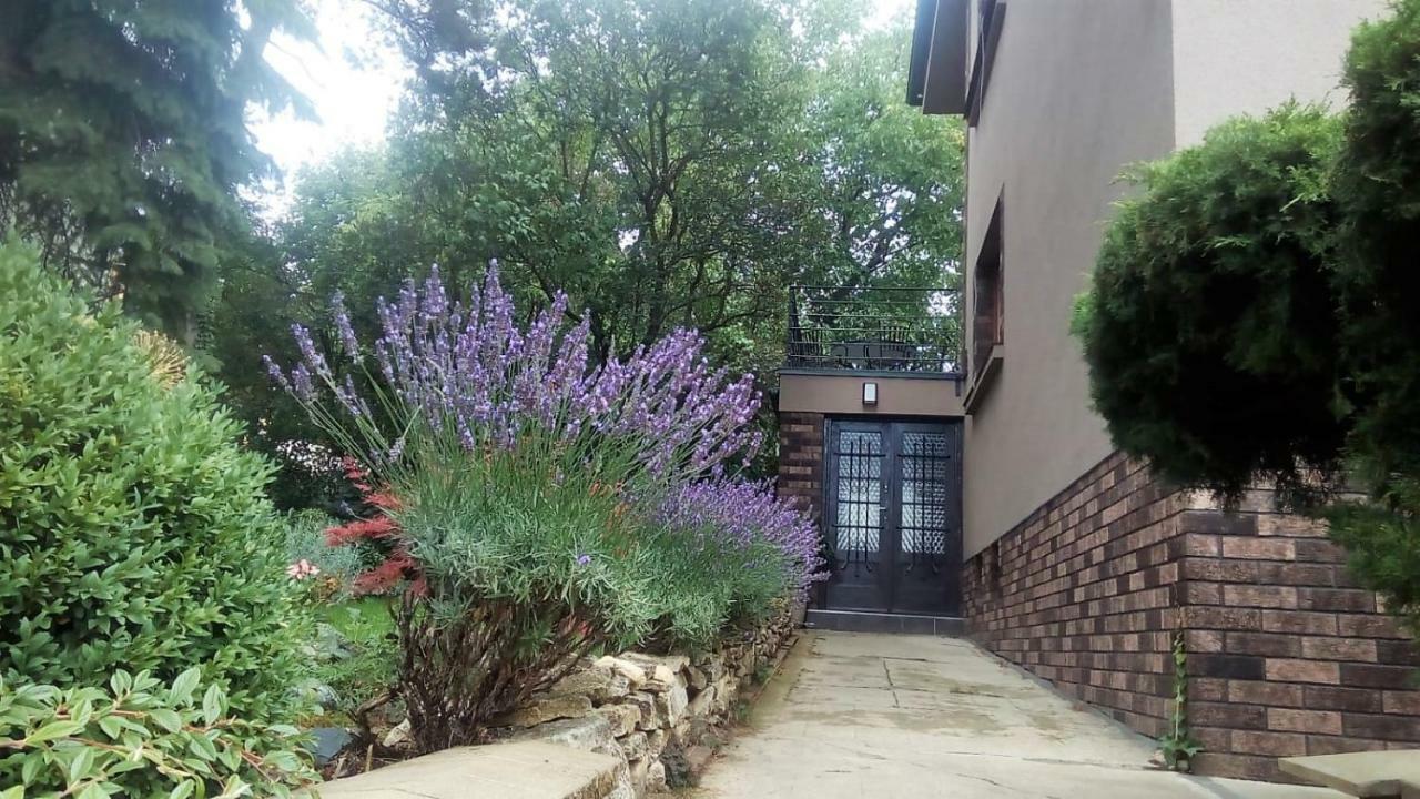 Apartman V Zahrade Praha Troja - Apartment In The Garden Prague Troja מראה חיצוני תמונה
